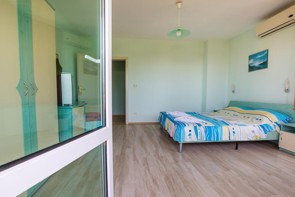 Guest House ,, Ekaterina" Nesebar Exterior photo