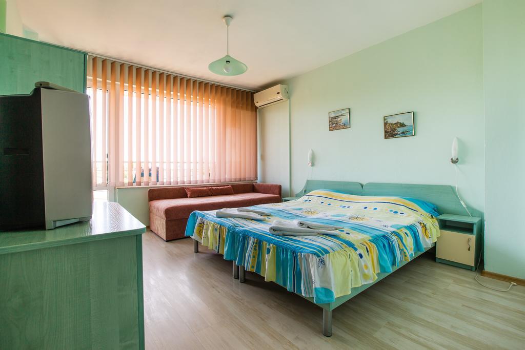 Guest House ,, Ekaterina" Nesebar Exterior photo